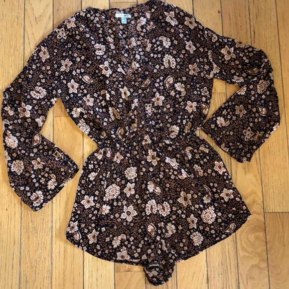 Amuse Society Brown Flowered Shorts Romper - Picture 3 of 7
